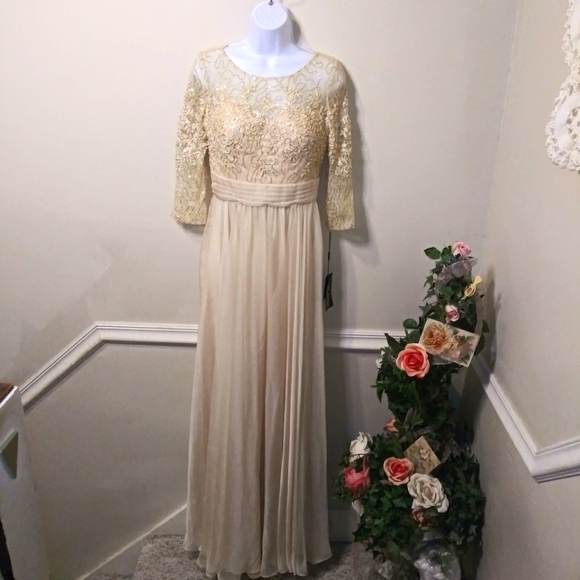 La Femme Beige Sequin & Lace Bodice Mother Of The Bride Dress Style 19318 Size 8 - Picture 12 of 12